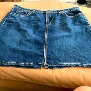 VINTAGE AMERICAN Jean skirt. Size 16 excellent condition